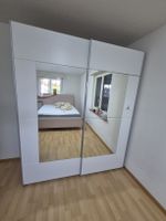 Kleiderschrank Weiss Schiebetüren Spiegeltüren guter Zustand
