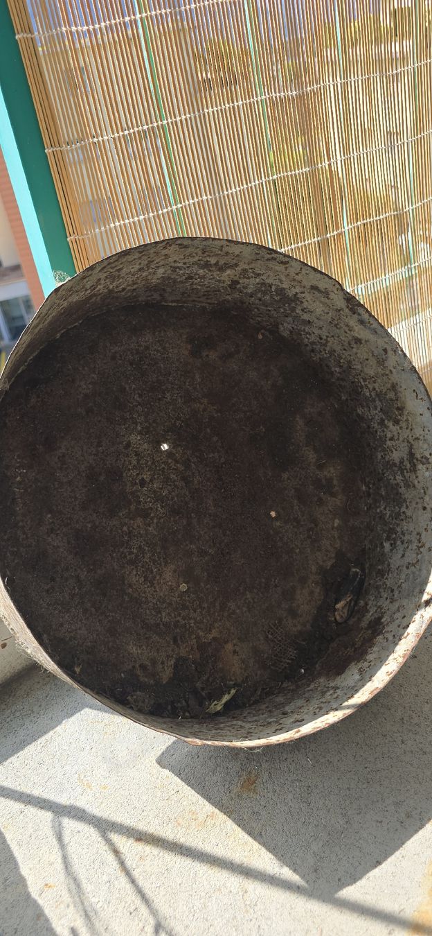 Blumentöpfe: Metalltopf 40 cm Durchmesser  – Gebraucht aus Weggis von bdrm48 1