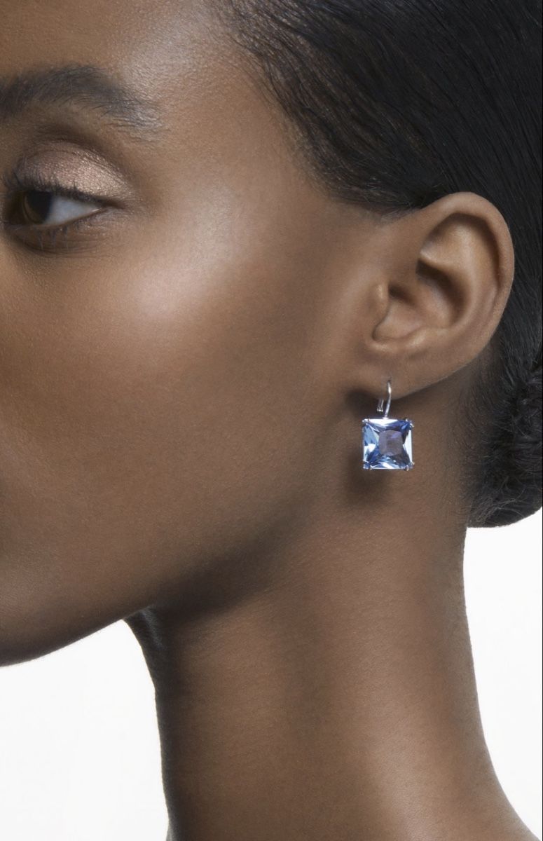 Swarovski Orecchini pendenti & Orecchini a lobo: Swarovski blue Cristal earrings – Nuovo (secondo la descrizione) da Carrouge VD venduto da man_7hwm