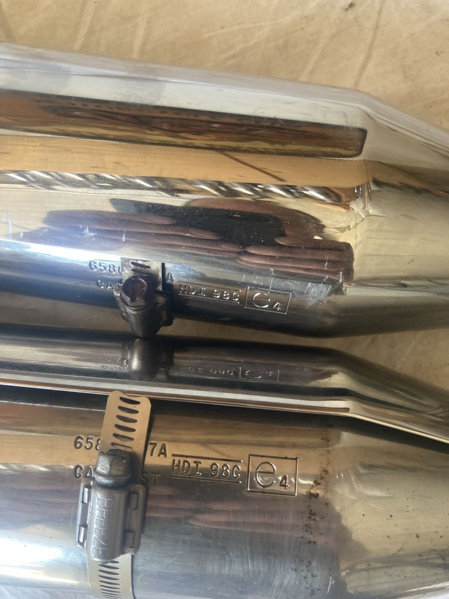 Harley-Davidson Tutti i ricambio per moto: Harley Davidson Auspufftöpfe  65868-97A – Usato da Schötz venduto da Harley35 7