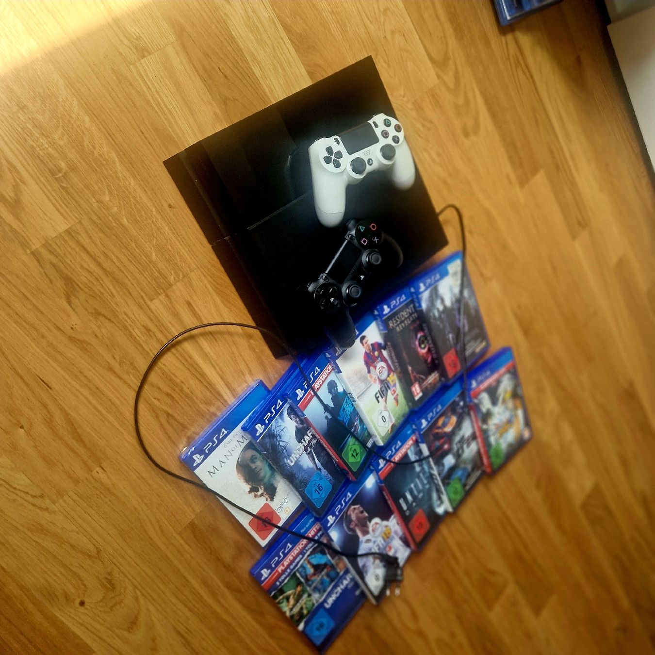 Konsolen: Playstation 4 PS4 mit 2 Controller und 11 games ab 1 Chf – Gebraucht aus Brugg AG von Sasch09 1