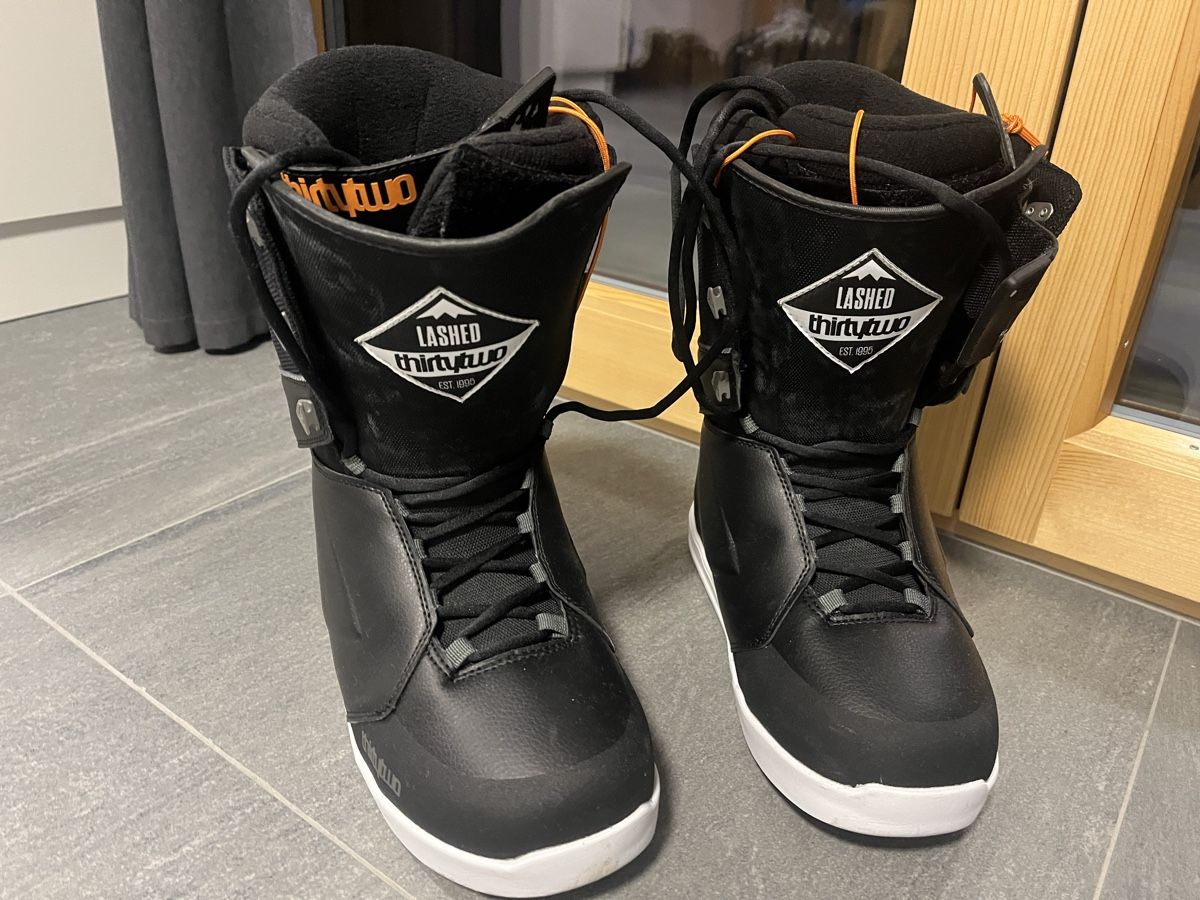 Scarpe da uomo: Thirty Two Lashed Boots 2025, Gr. 43 – Nuovo (secondo la descrizione) da Zürich venduto da daxrider