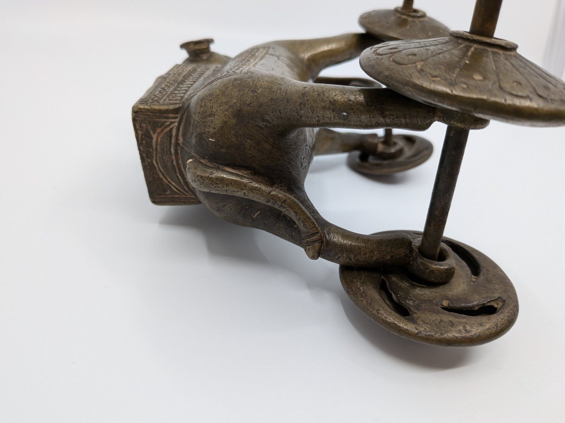 Sculture & Statue: Bronze oder Messing Elefant auf Rädern, Indien ? Nepal ? – Usato da Emmen venduto da Brockofsky 4