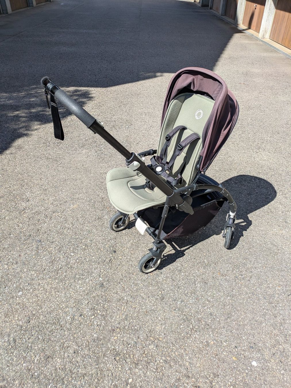 Bugaboo Carrozzine: Poussette Bugaboo Bee 3 complète avec nacelle + accessoires – Usato da Gland venduto da adrienbru 2