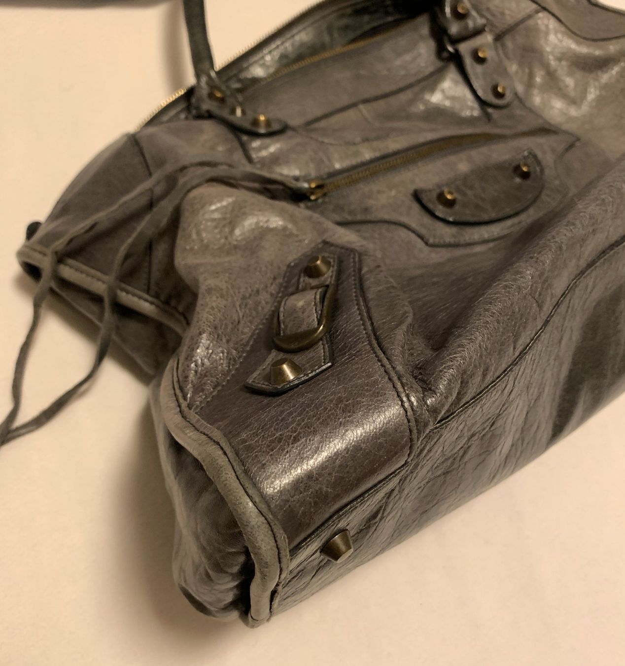 Balenciaga Borse da donna: Balenciaga Work Tasche Leder Grau/Anthrazit – Usato da Zürich venduto da Sera.13 6