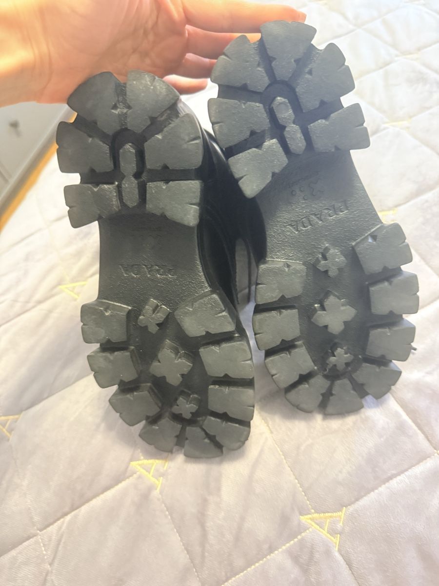 Prada Scarpe da donna: Prada Monolith leather boots – Nuovo (secondo la descrizione) da Genève venduto da iri_f78b 5
