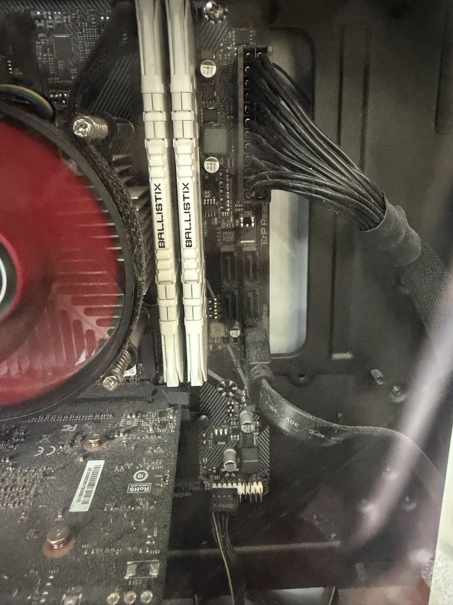 PC: NZXT gebrauchter Pc  – Usato da Zürich venduto da papaplatte 6
