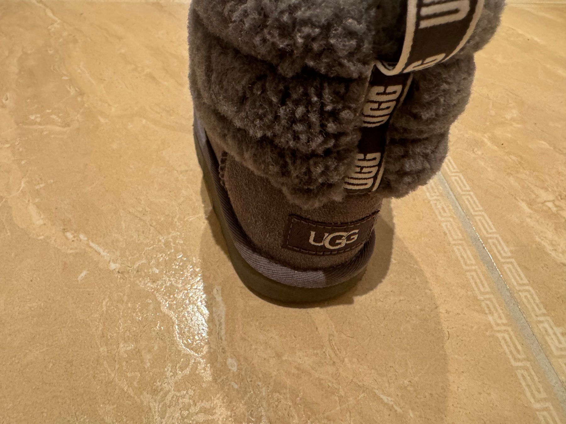 Ugg Scarpe per ragazze: UGG warme Schuhe, 28.5 – Usato da Klingnau venduto da Markus14 5