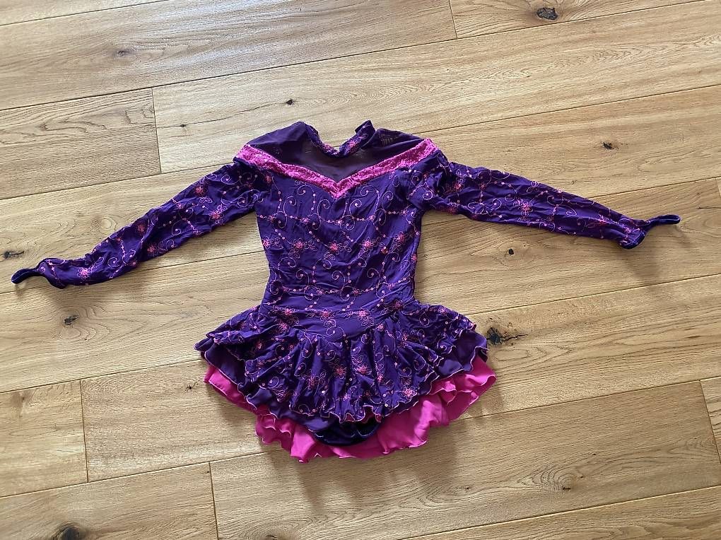 Vestiti & Gonne: Eiskunstlauf Kürkleid – Usato da Oberuzwil venduto da mirjam_chia