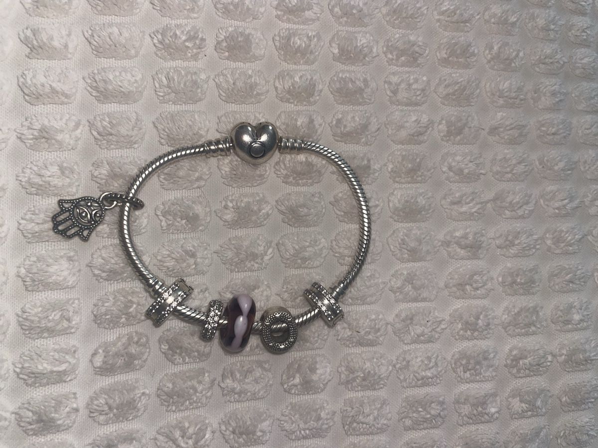 Pandora Bracelets: Pandora Armband mit Charms – Neuf (Voir description) à Worb par Victoria_Bern