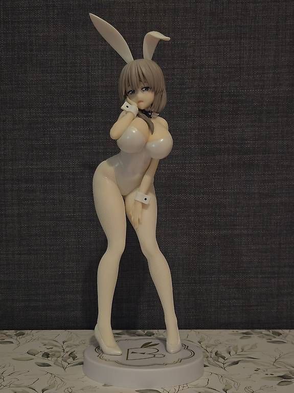 Statuette: Figurine de Tsuki Uzaki – Usato da Lausanne venduto da Drenushaduklini 2