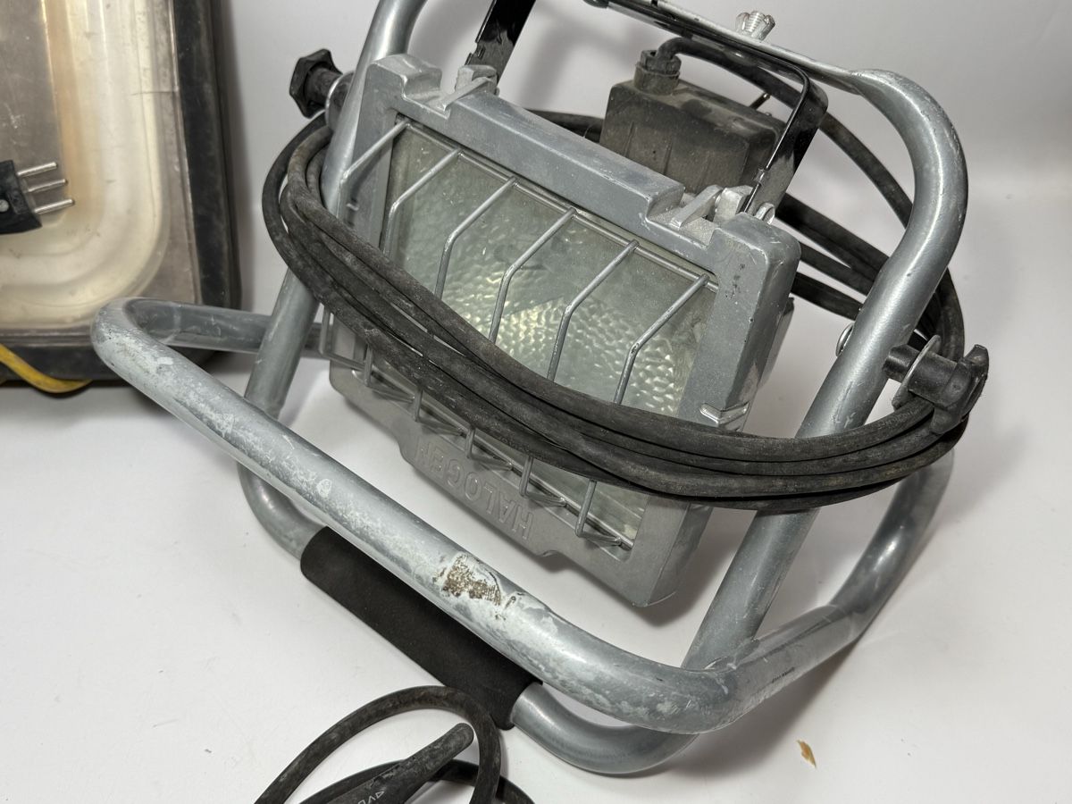 Lampade: Arbeitsleuchten Baustrahler – Usato da Boswil venduto da ABLagerBoswil 2