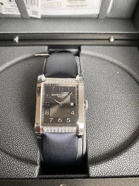 Baume & Mercier Uhren: Baume & Mercier Hampton MOA10024 – Neu und originalverpackt aus Lausanne von Demolay