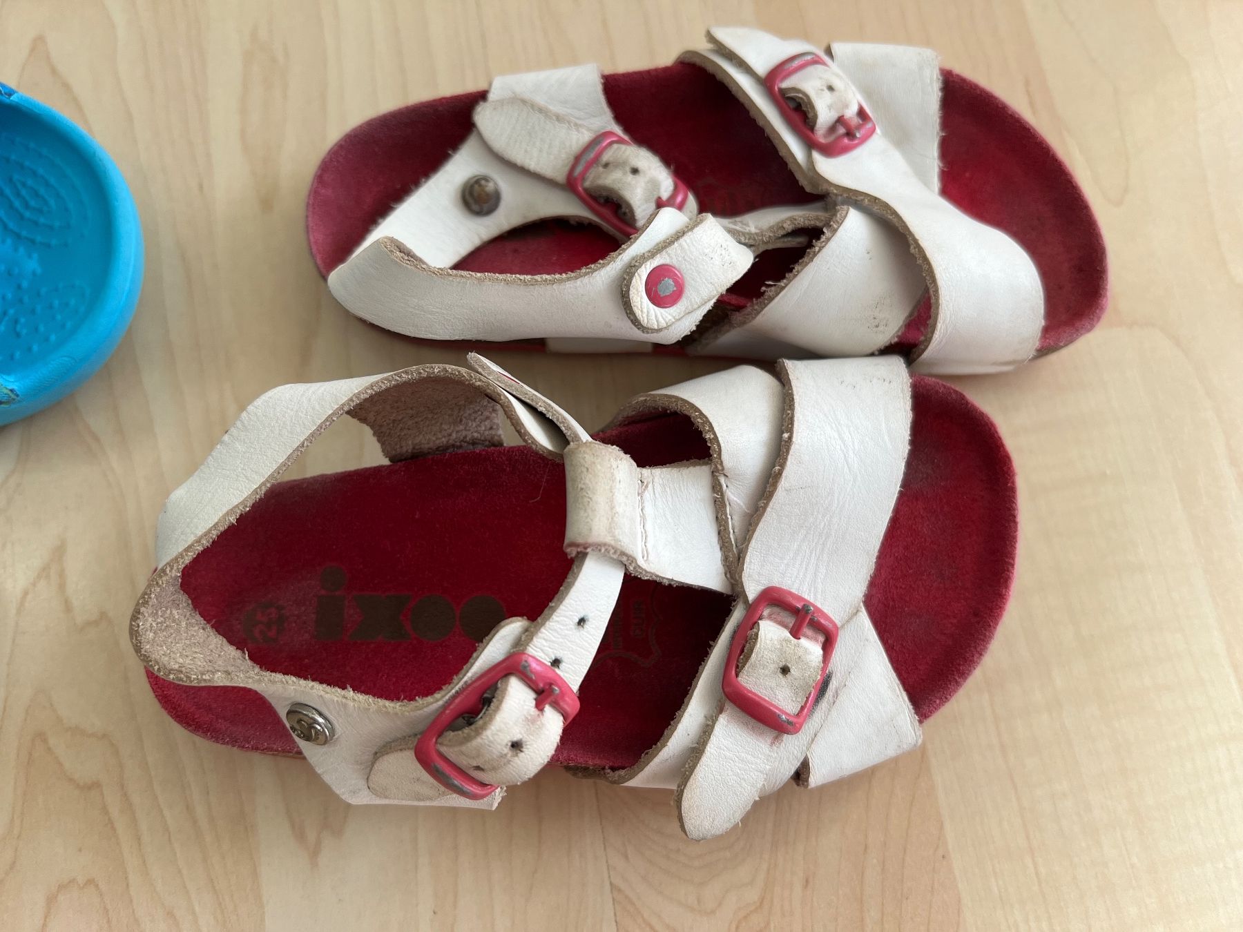 Crocs Scarpe per ragazze: Set Crocs C8 + Ixoo Ledersandalen Mädchen Gr. 24-25 – Usato da Siebnen venduto da dte_9kmw 3