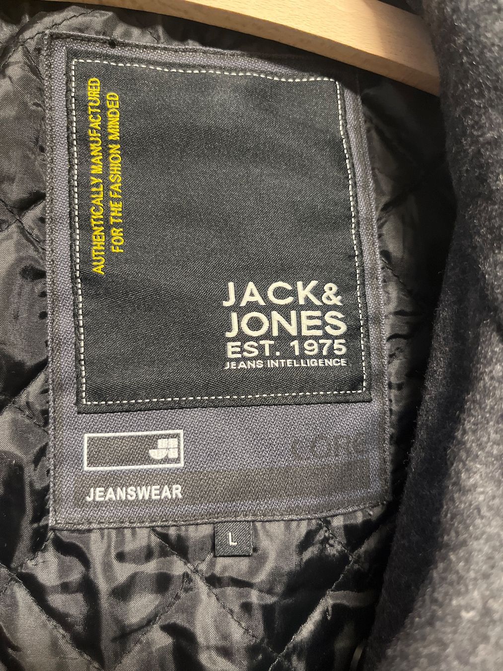 Cappotti: Jack&Jones Winter Jacke, Grösse L – Usato da Hinterkappelen venduto da Kim1992 1