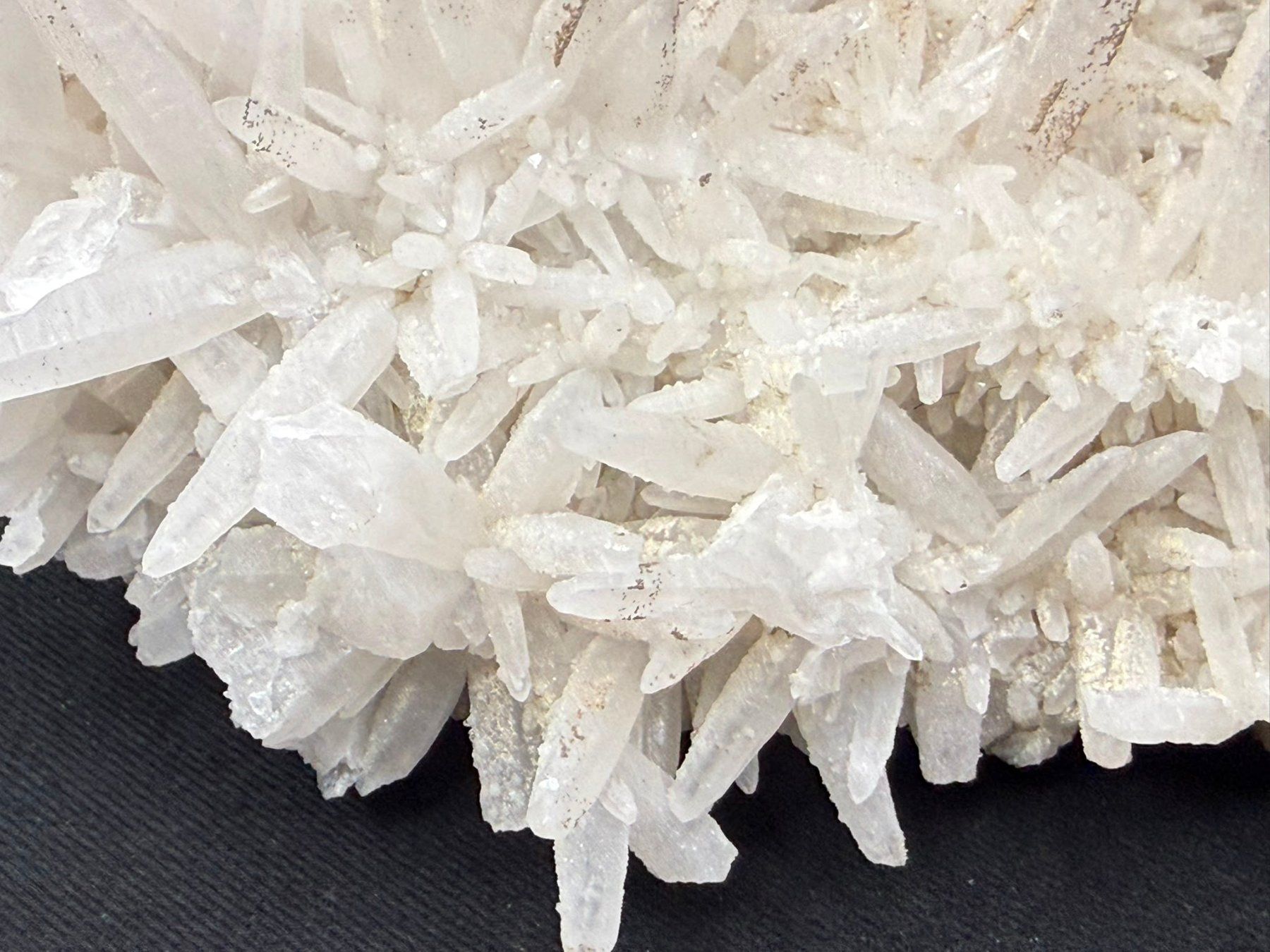Minéraux & Lithothérapie: Quarz auf Calcit Matrix – D'occasion à Schinznach Bad par Demerald 5