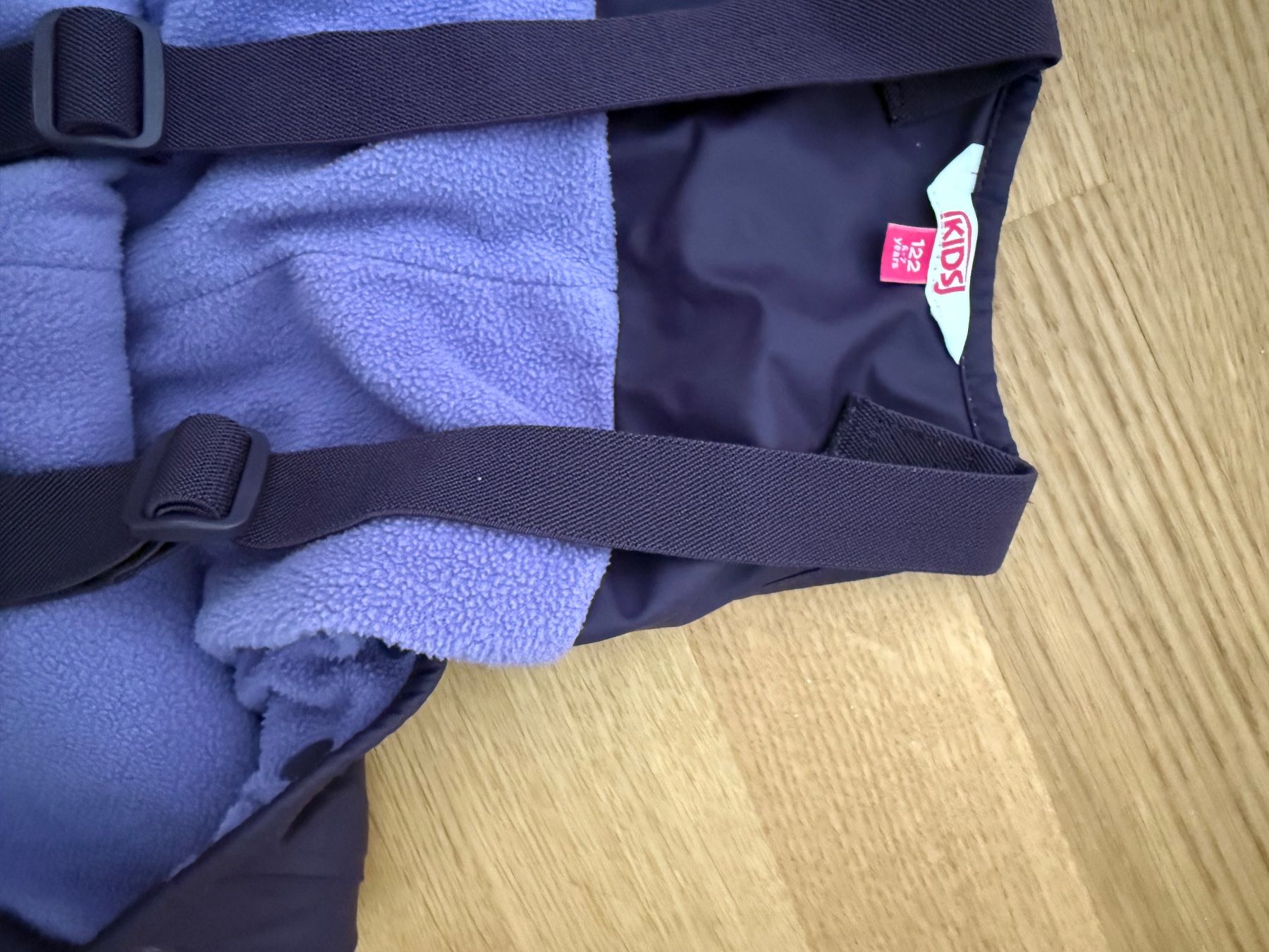Pantalons: Violette Matschhose Gr 122 – D'occasion à Hünibach par rotestandem01 2