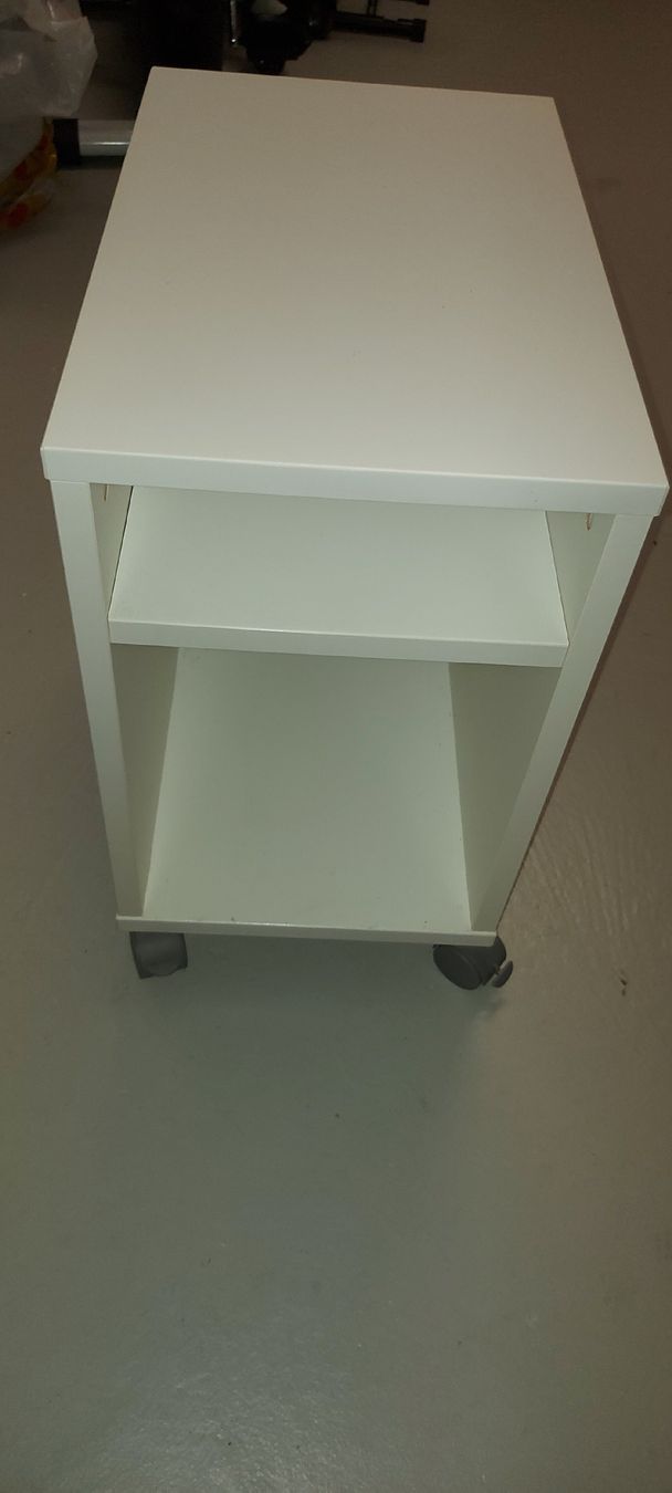 Ikea Nachttische: IKEA Nachttisch weiss – Gebraucht aus Steinach von Sanangelo