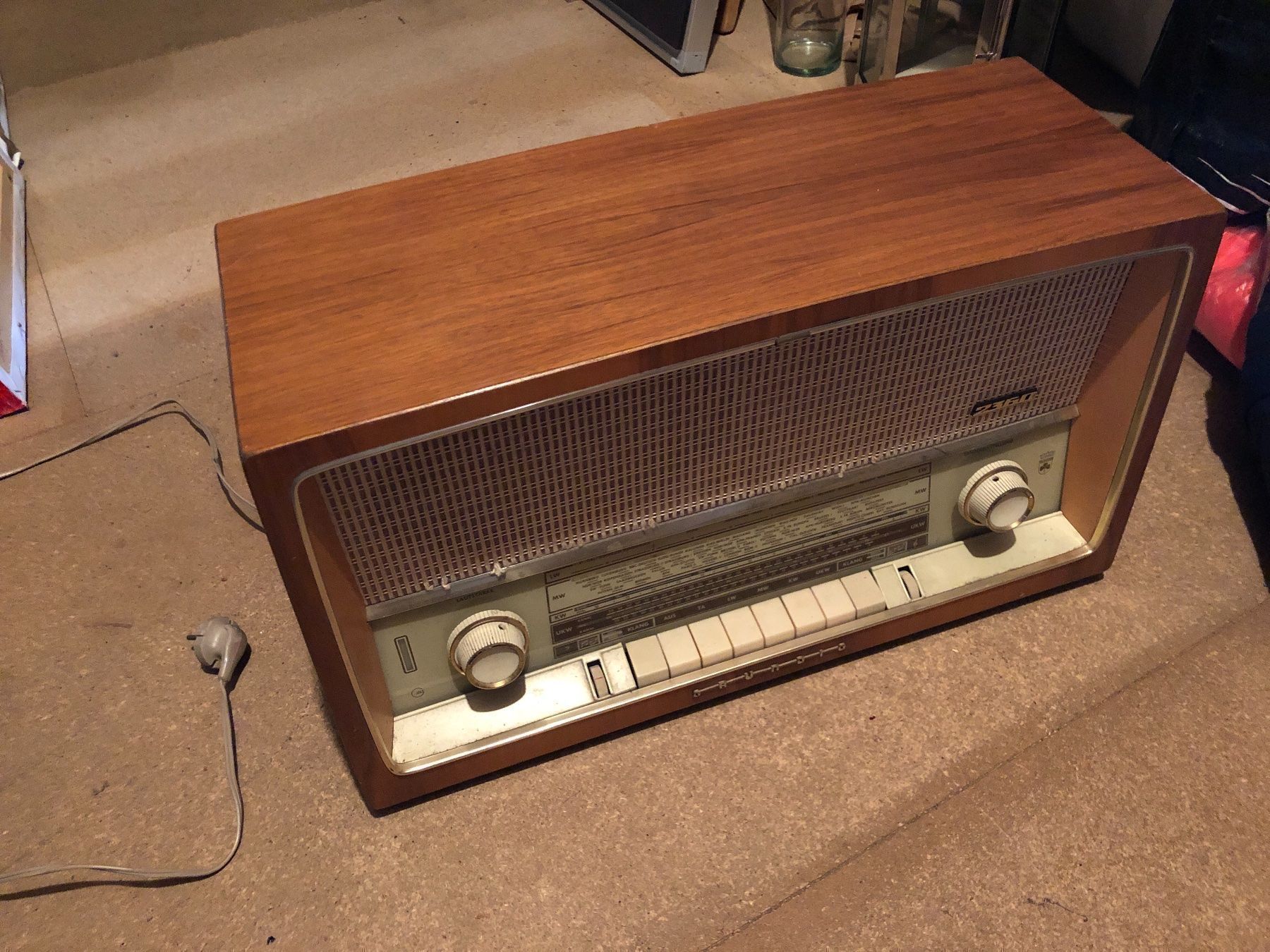 Grundig Radio: Altes Radio – Usato da Uitikon Waldegg venduto da sch_68vz 1