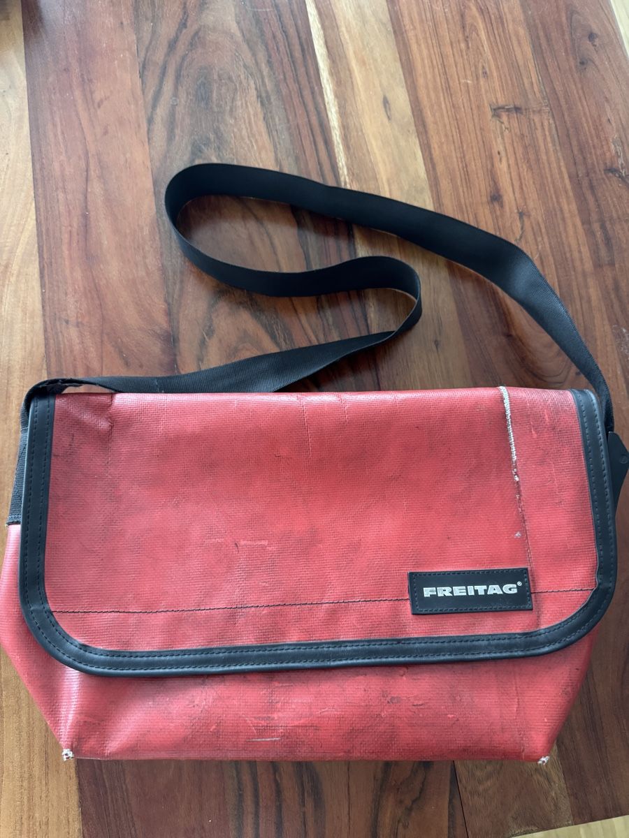 Freitag Borse: Freitag Tasche, Rot – Usato da Frauenfeld venduto da Brendaru