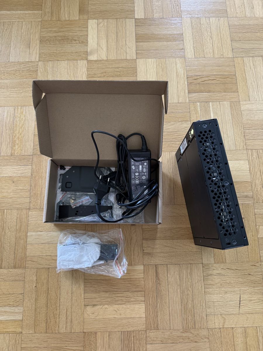 PC: Shuttle DS57U Mini PC Intel Celeron 3205U, 16GB RAM, 256GB – Usato da Zürich venduto da tako5din 5