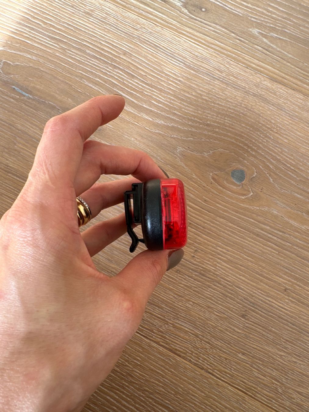 Tische: Smart bicycle rear light red acceptable condition – Gebraucht aus Farnern von allthingspreloved 3