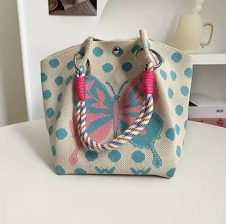 Sommerliche gehäkelte Tasche - passend zu deinem Look!