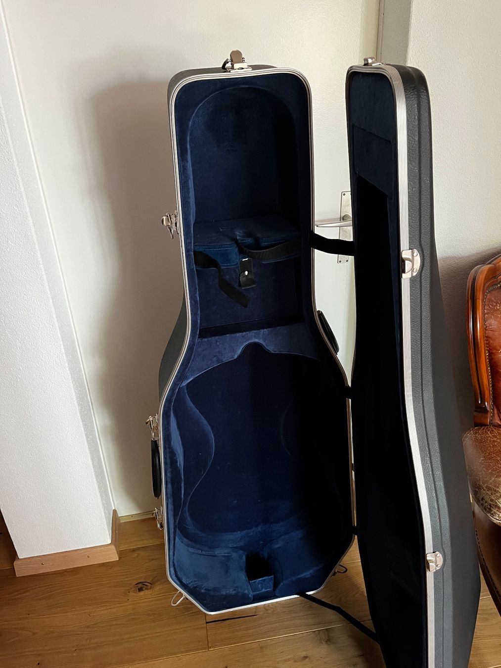 Reisekoffer: Cello Koffer – Gebraucht aus Biel/Bienne von ero_xg96 1
