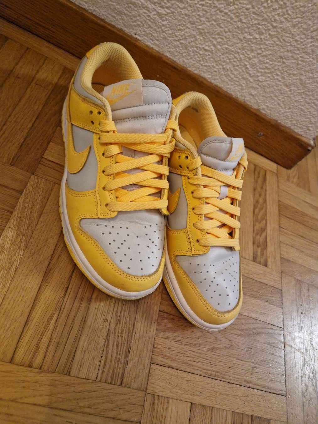 Nike Scarpe da donna: Nike Dunk Low Lemon Drop, limited Edition, Grösse 36.5 – Usato da Etzwilen venduto da mue_mm76