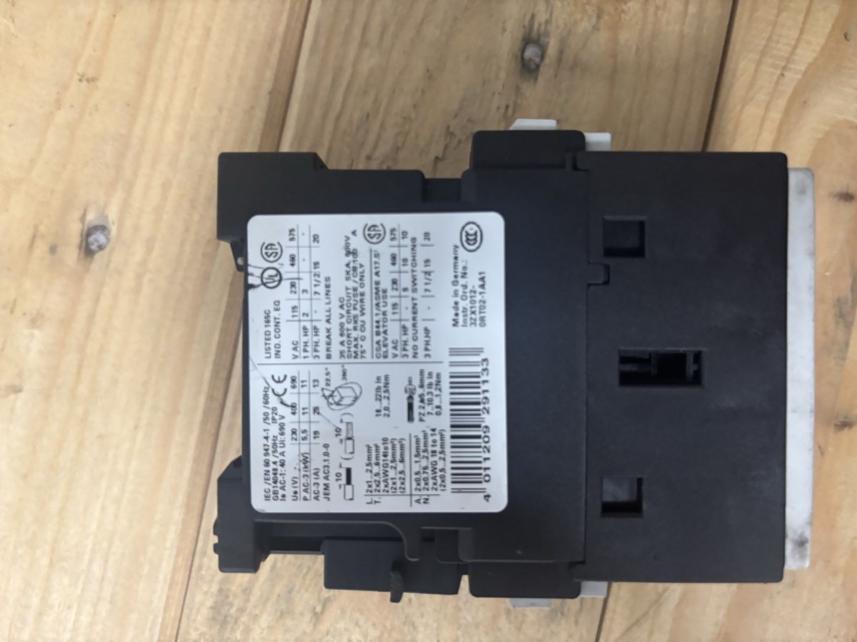 Componenti elettronici: Siemens SIRIUS Schütz / Leistungsschütz – Usato da Laupersdorf venduto da mer_n9vn 2