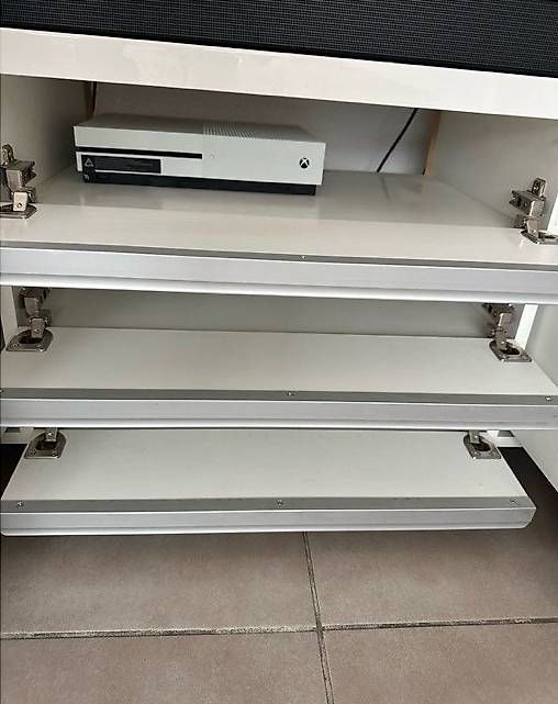 Ikea Mobili TV: IKEA BESTA BURS – Usato da Glattpark(Opfikon) venduto da N.Naumkin 2