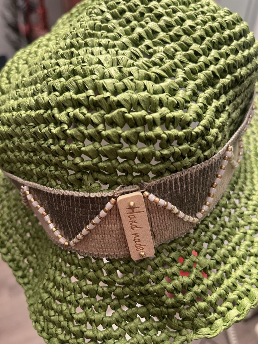 Copricapi, berretti & cappellini: Cappello fatto a mano con rafia – Nuovo (secondo la descrizione) da Davesco-Soragno venduto da paperoga 4