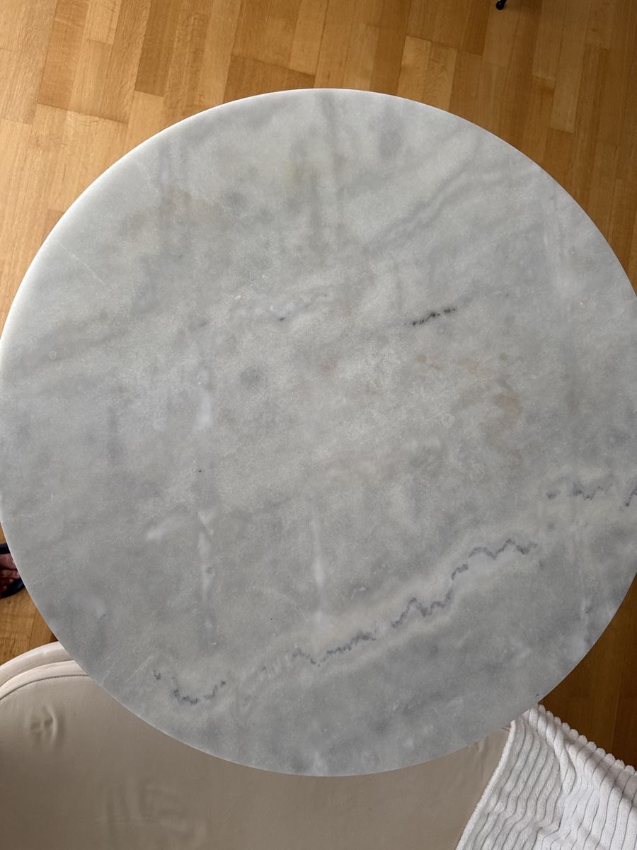 Tavoli: Round diner table Mutoni bristle marble white gold – Usato da Zürich venduto da rha_t7sc 2
