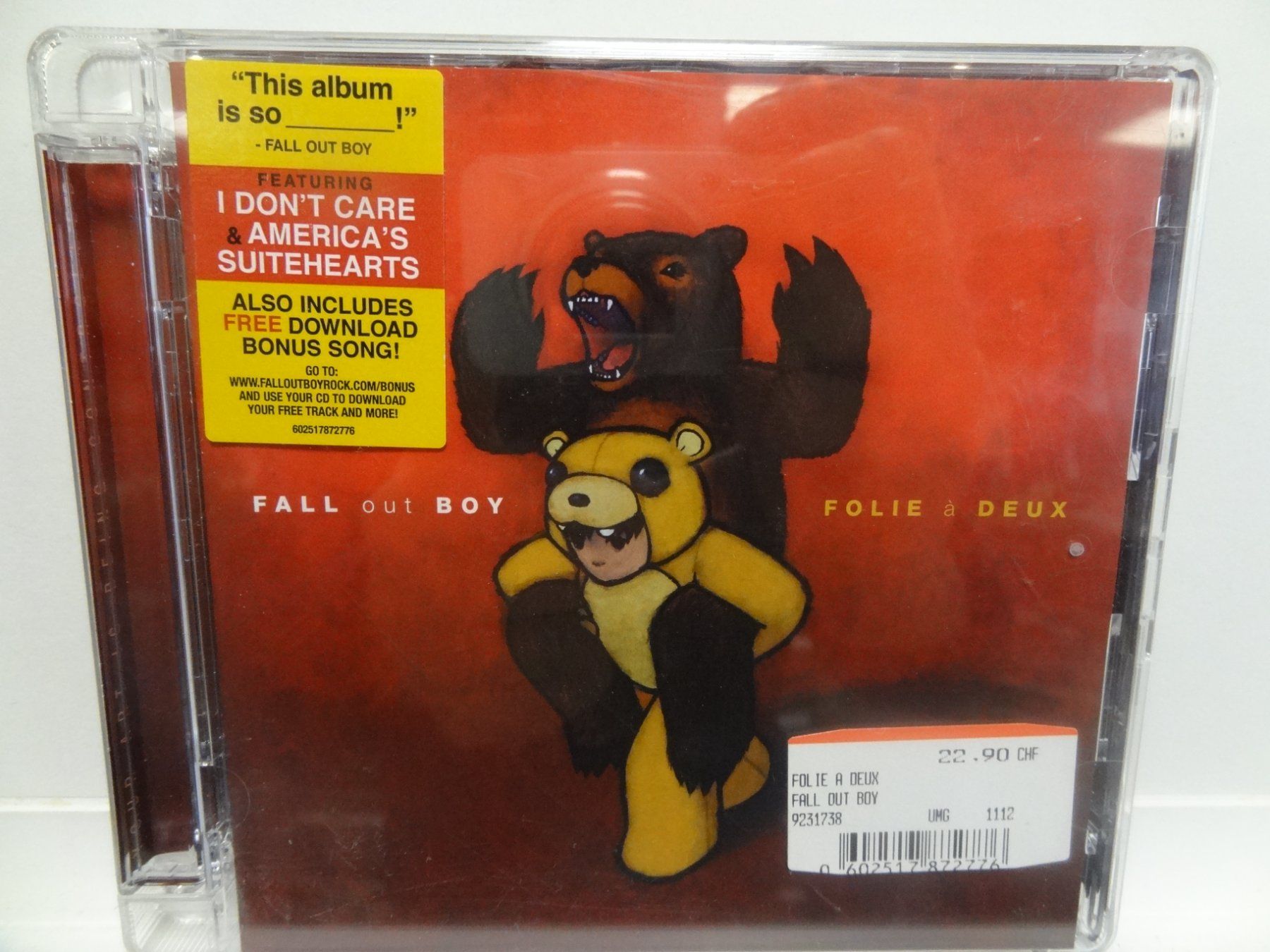 CD: Fall Out Boy - Folie á deux - CD - standard – Usato da luzern venduto da musicandart