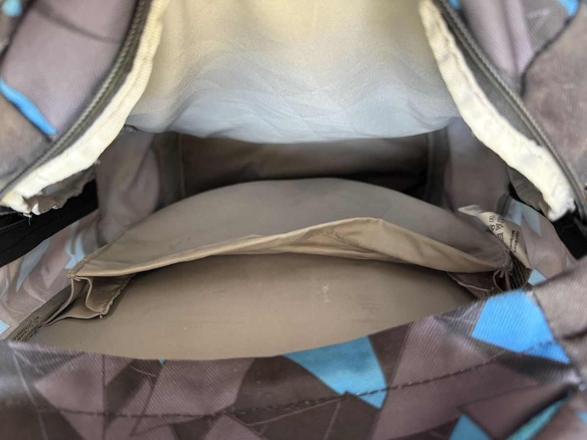 Satch Rucksäcke: Satch Schulrucksack gebraucht blaue Musterung – Gebraucht aus Winterthur von Masi2003 2