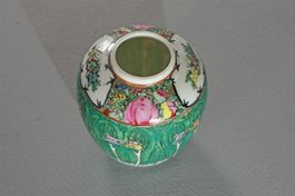 Dekorative Vase aus Guangzou à la famille rose Stil