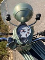 Piaggio Vespa LXV 125 | Roller, grün, Sattelbraun, mit Box