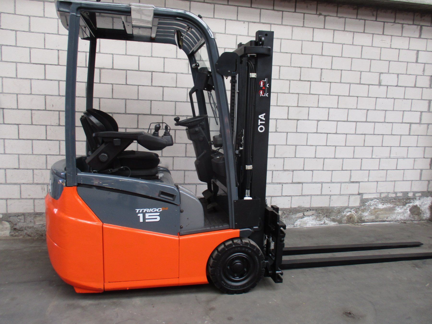 Toyota Carrelli elevatori e a forche: STAPLER TOYOTA 7FBEST 15 ELEKTRO GABELSTAPLER – Usato da Seon venduto da zomahandel 5
