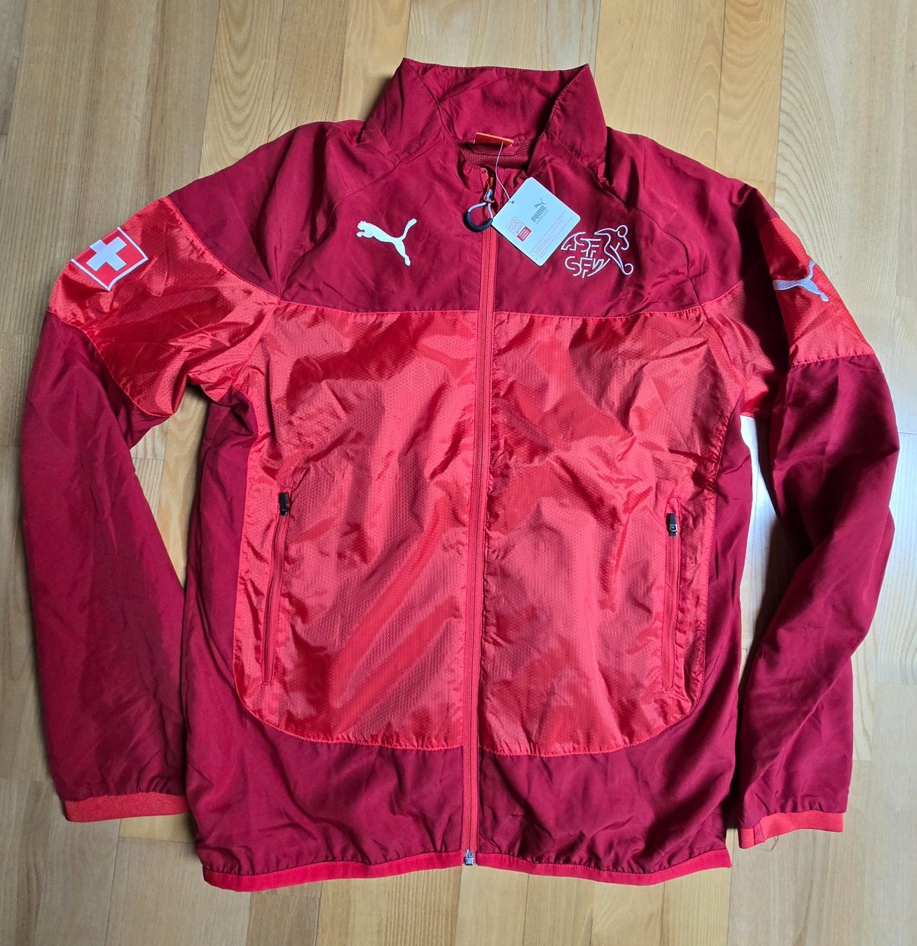 Puma Giacche: Schweiz | Jacke | 2014 | Neu (bnwt) – Nuovo (secondo la descrizione) da Zollbrück venduto da MiKron