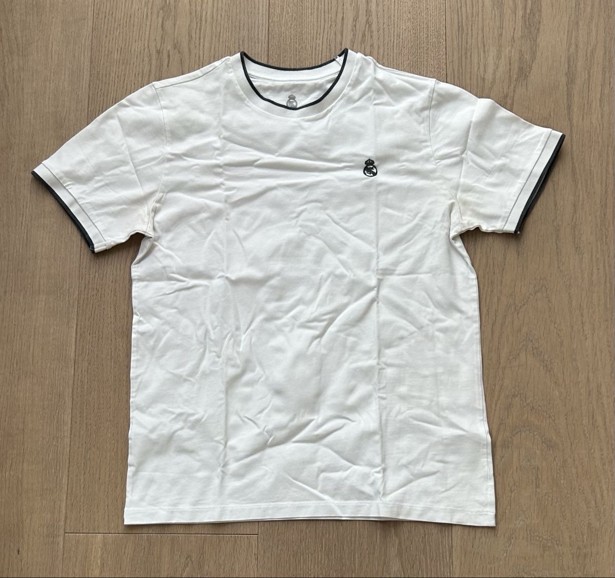T-shirt: Real Madrid T-Shirt – Usato da Zug venduto da mbe_t5j2