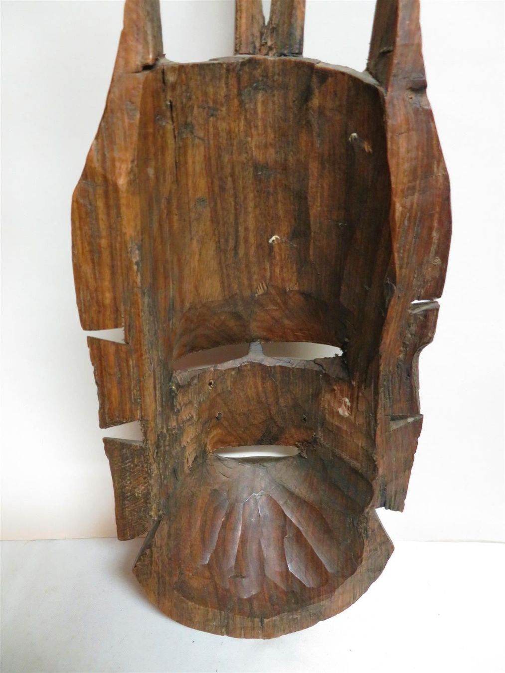 Internationale Kunst: afrikanische Maske Afrika afrikanische Kunst Stammeskunst – Gebraucht aus Tüscherz-Alfermée von Newpad 6