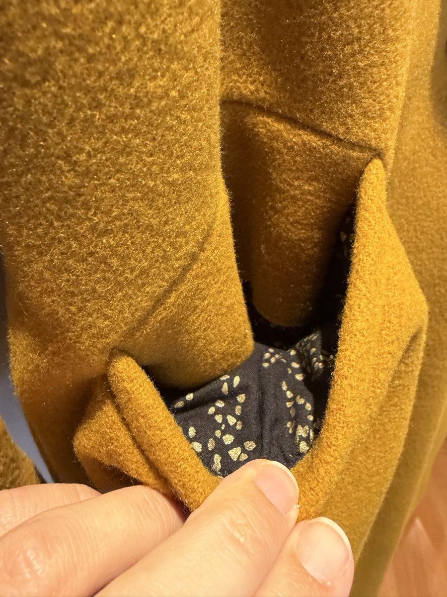 Cappotti: Cotelac wool mustard coat size 1 – Nuovo (secondo la descrizione) da Genève venduto da jud_xrl8 4