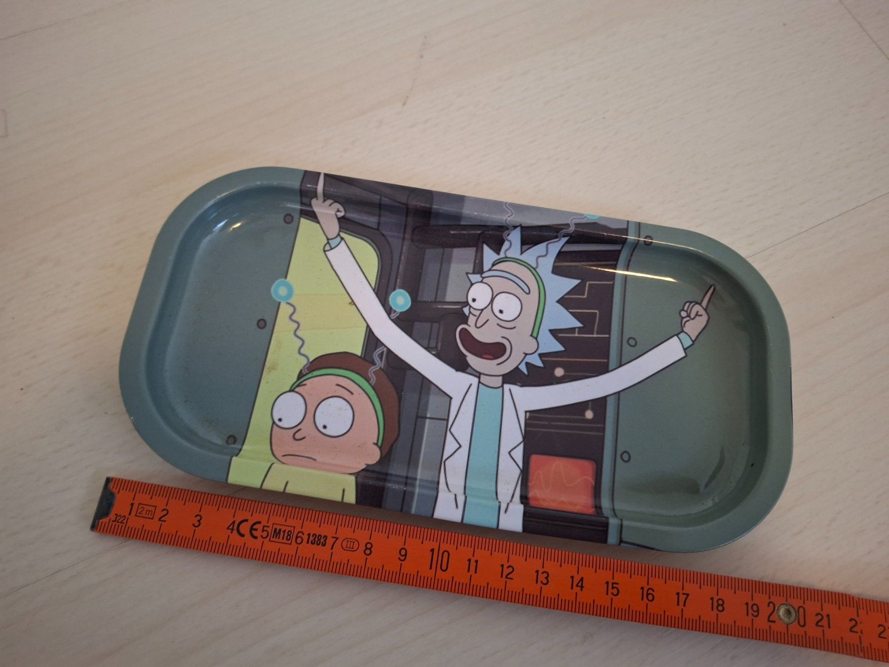 Piatti di portata: Rick and Morty Rolling Tray, Metall Tablett – Usato da Walterswil SO venduto da mel_5b2h
