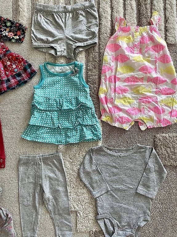 Lotti & Set di vestiti: Set Carters / NEXT / Baby GAP Grösse 6-12 Mth – Usato da Dörflingen venduto da Kendraa 2