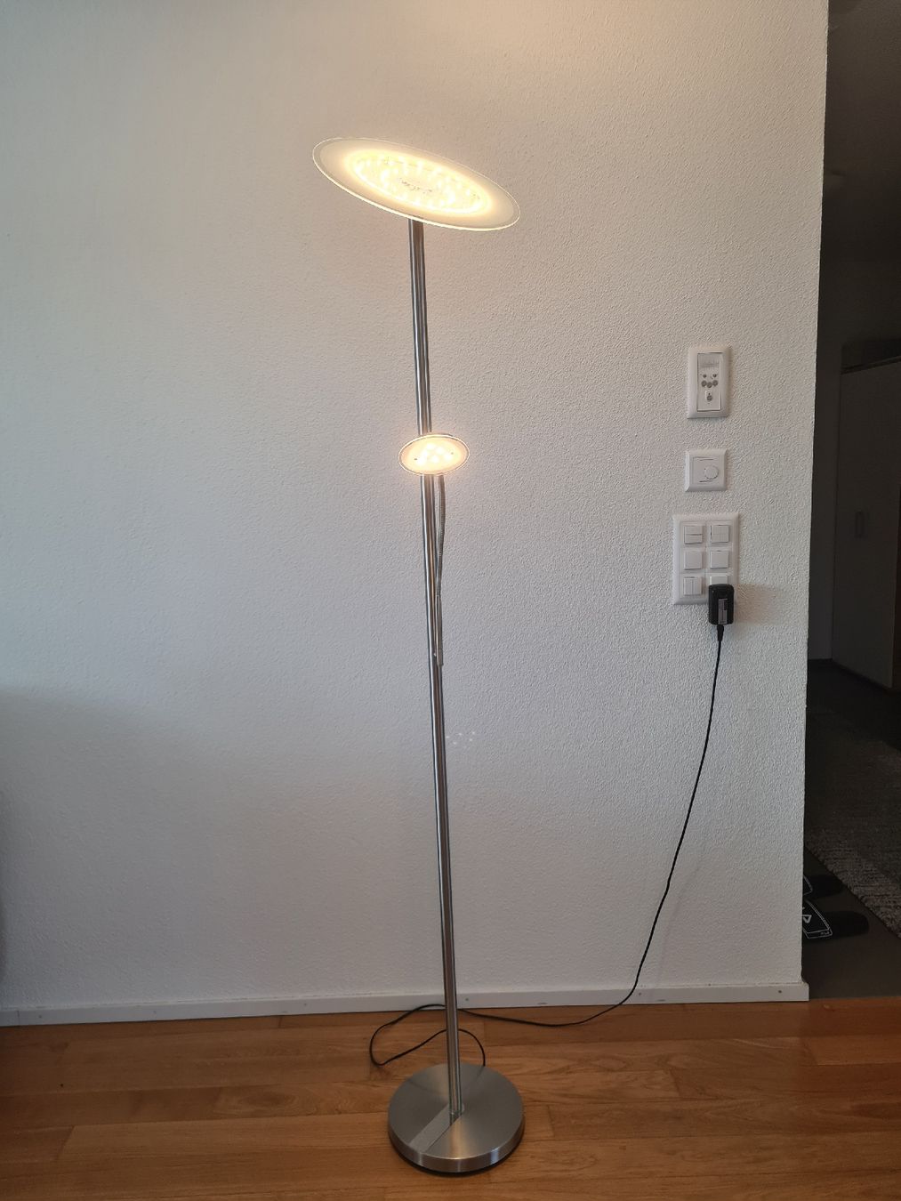 Lampen: Stehlampe in gutem Zustand – Gebraucht aus Oftringen von Monika28.