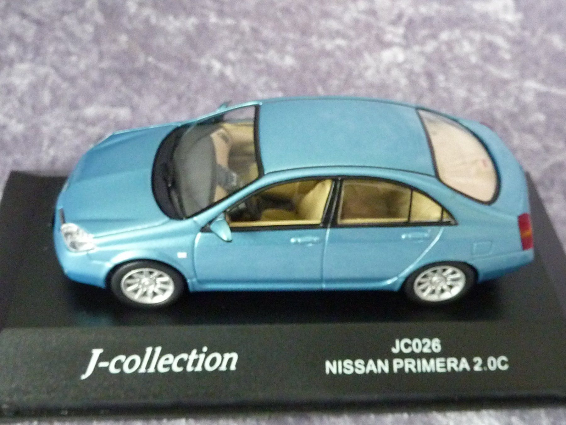 Nissan Modellini d'auto: Nissan Primera 2.0  1:43 – Nuovo e nell'imballaggio originale da Dürrenäsch venduto da modellautos4you 4