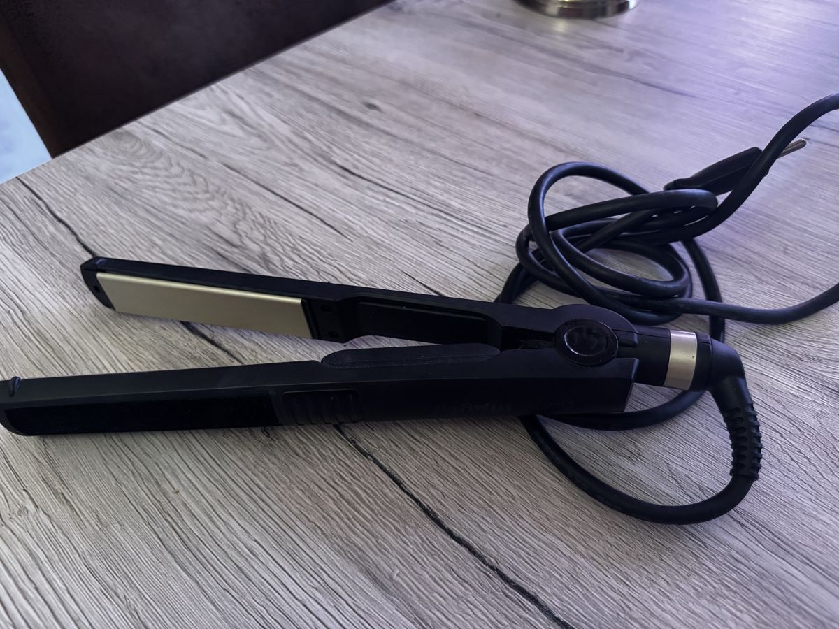 BaByliss Piastre & Arricciacapelli: Lisseur BABYLISS nano technology – Usato da La Chaux de fonds venduto da car_f9yg