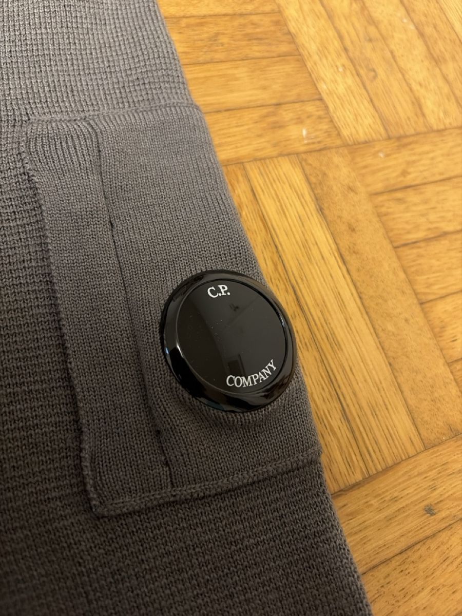 CP Company T-shirt: Pull à manche longue C.P. Company gris taille S – Nuovo (secondo la descrizione) da  venduto da  2