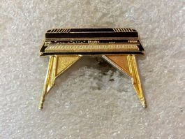 Anstecknadel 185: E-Piano Keyboard