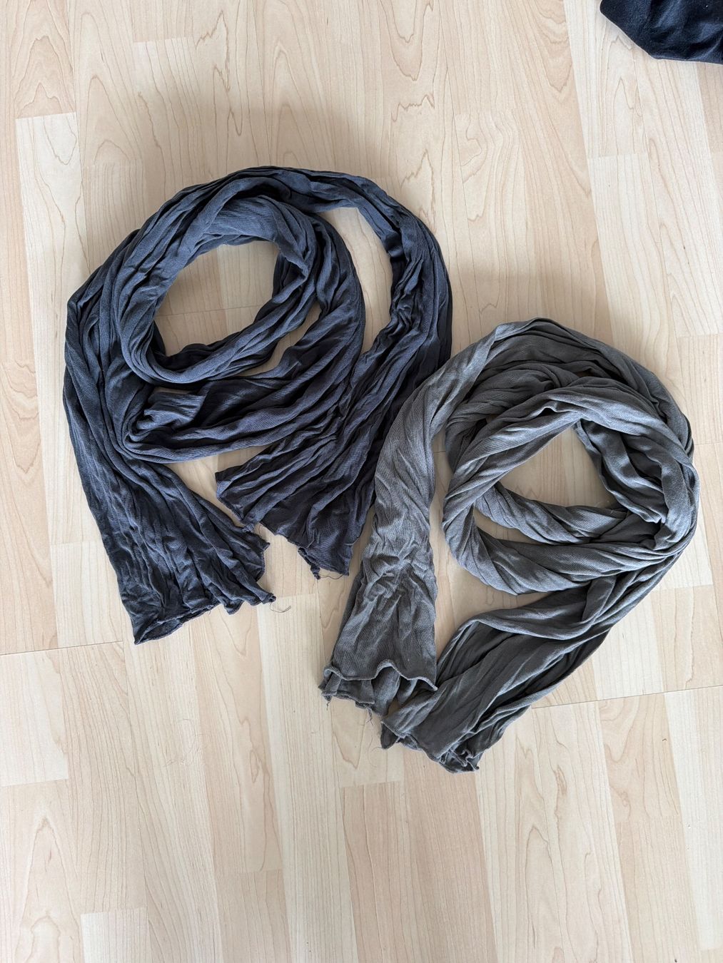 Nile Foulard & Sciarpe: 2x Halstuch / Schal von Nile – Usato da Steffisburg venduto da elle013